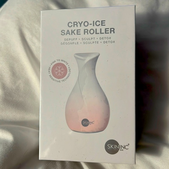 Skin Inc Cryo-Ice Sake Roller Depuffing Facial Device - Picture 1 of 4